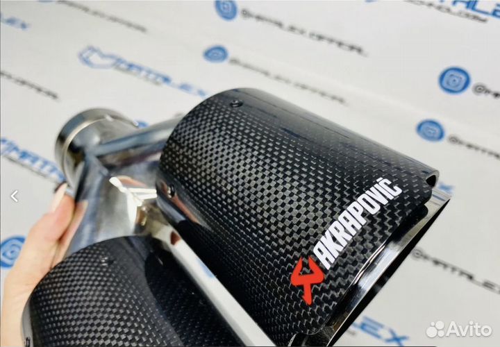 Насадки BMW Акрапович хром с карбоном комплект