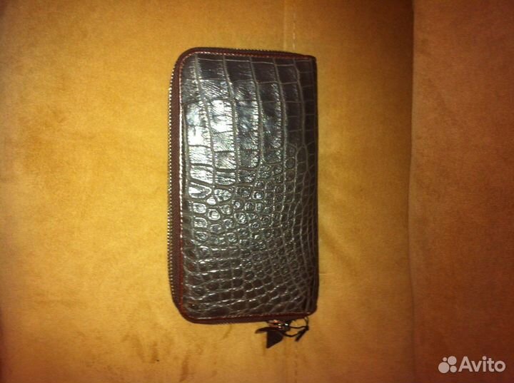 Кошелек из кожи крокодила