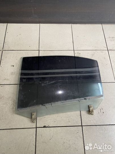 Стекло двери заднее правое Hyundai Elantra 3 XD