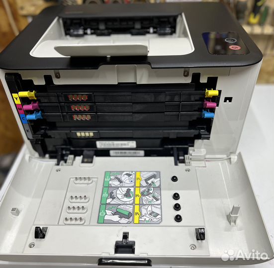 Лазерный принтер (цветной) Samsung CLP-320N