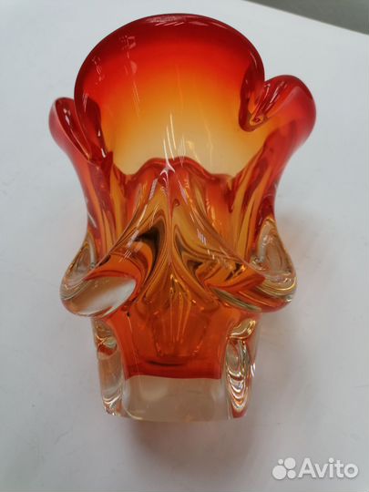 Ваза для цветов цветное стекло