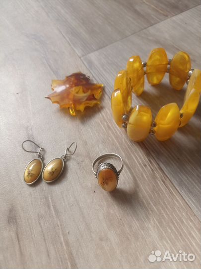 Комплект янтарь СССР цена за всё бижутерия винтаж