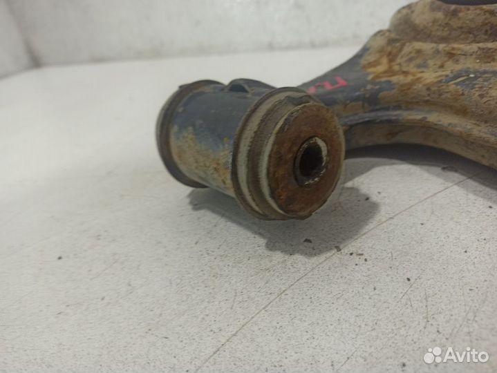 Рычаг передний правый нижний