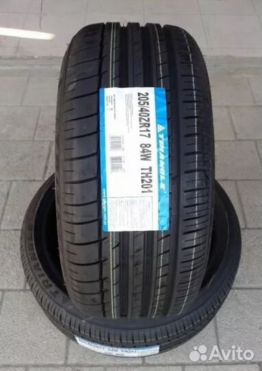 Triangle Sports TH201 245/50 R18