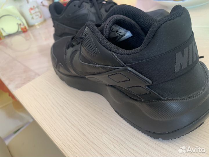 Кроссовки nike