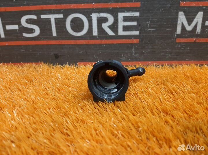 Фланец системы охлаждения Volkswagen Tiguan 5N