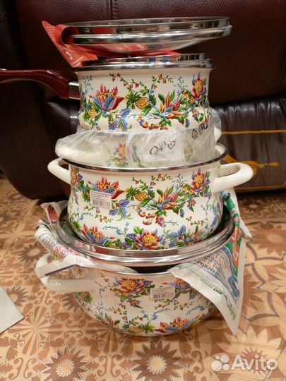 Набор кастрюль