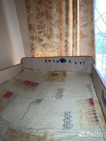 Двухярусная кровать