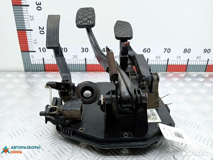 Педаль Mercedes-Benz A-Класс W168/V168 рест. 2004