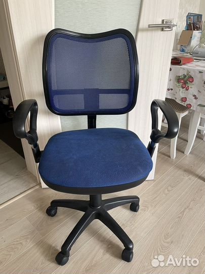 Компьютерное кресло