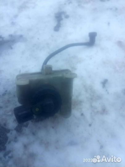 Бачок главного тормозного цилиндра Ford Focus1