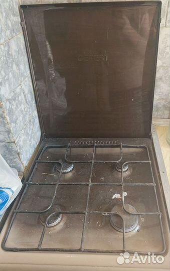 Продаюеться газовая плита