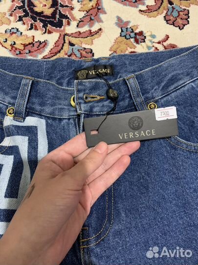 Джинсы versace