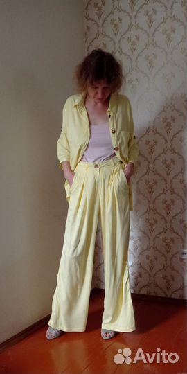Костюм брючный женский на лето 46-48р