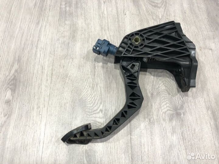 Педаль сцепления Volkswagen Polo 5 седан cwva 2010