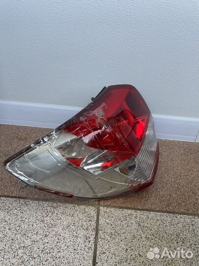 Фонарь задний левый в крыло Kia rio 3 хэтчбек