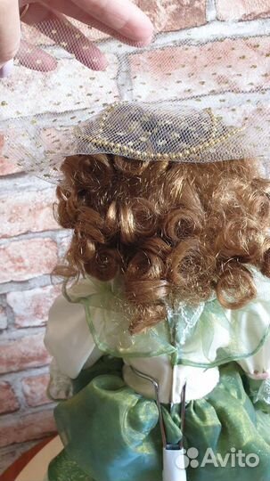 Кукла фарфоровая коллекционная