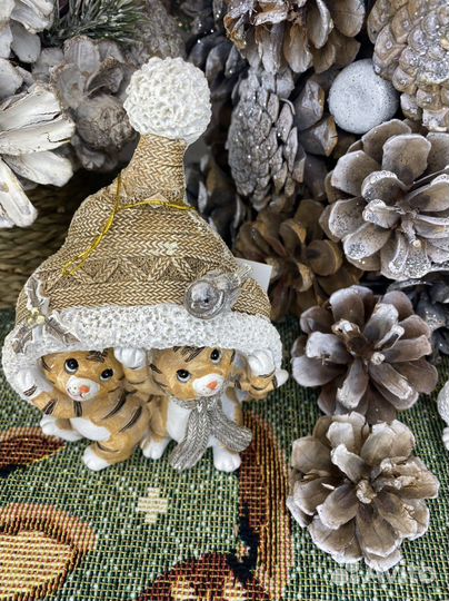 Новогодние фигурки «тигрята в шапке»