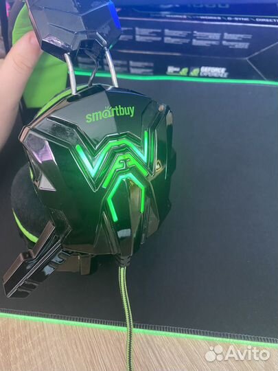 Игровые наушники с микрофоном и подсветкой