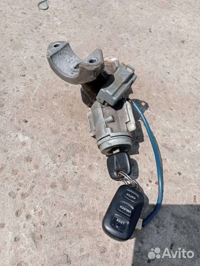 Замок зажигания Pontiac Vibe