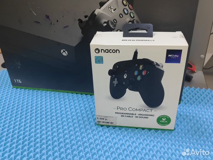 Xbox One x 1Tb с играми