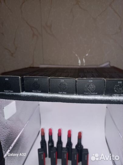 Помада для губ бренд Shiseido новые оригинал