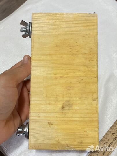 Деревянные полочки в клетку