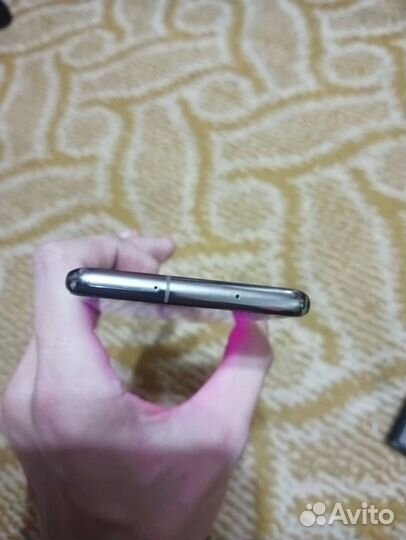 Samsung Galaxy S10, 8/128 ГБ