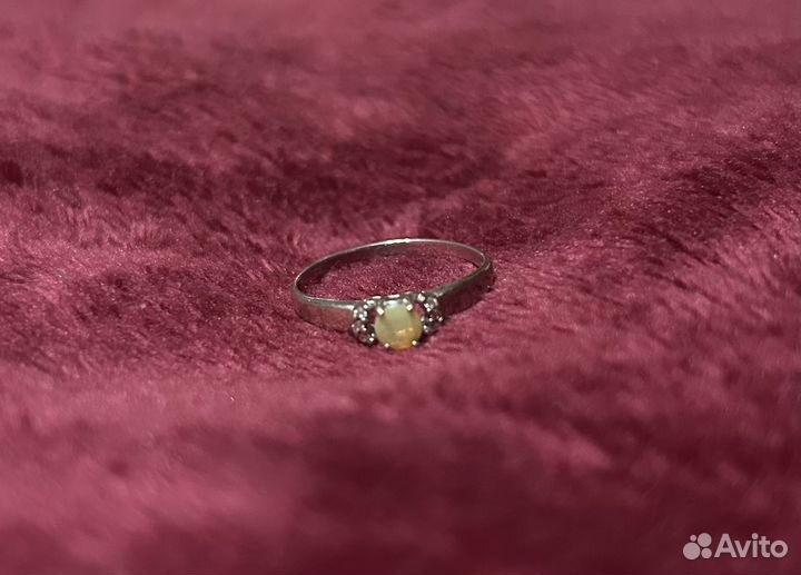 Кольцо из серебра с опалом sokolov