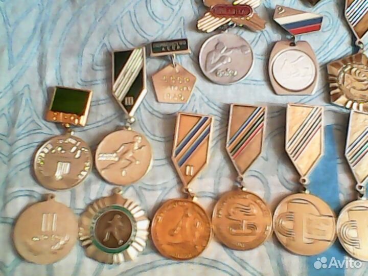 Спортивные медали.спортивные значки. на выбор