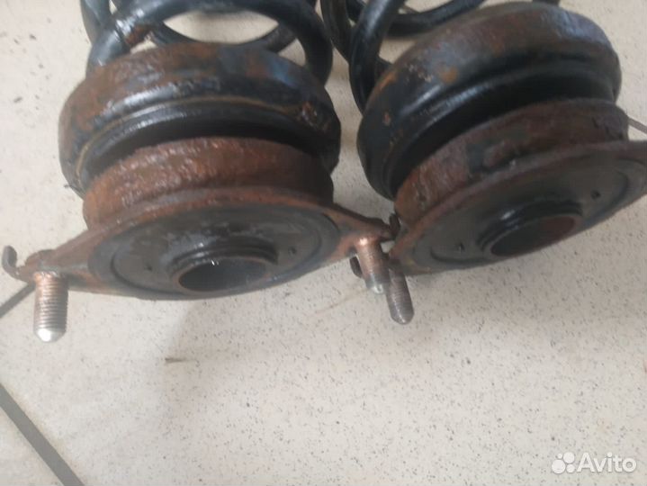 Задний амортизатор subaru