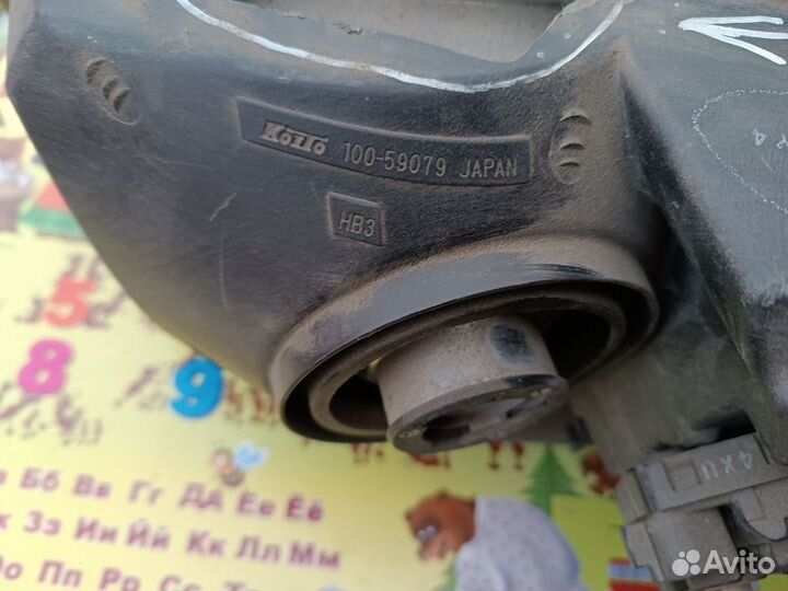 Фара передняя правая Suzuki Grand Vitara