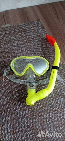 Маска с трубкой для плавания