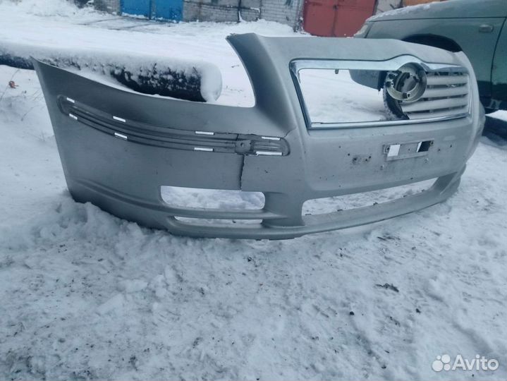 Передний бампер на Toyota Avensis