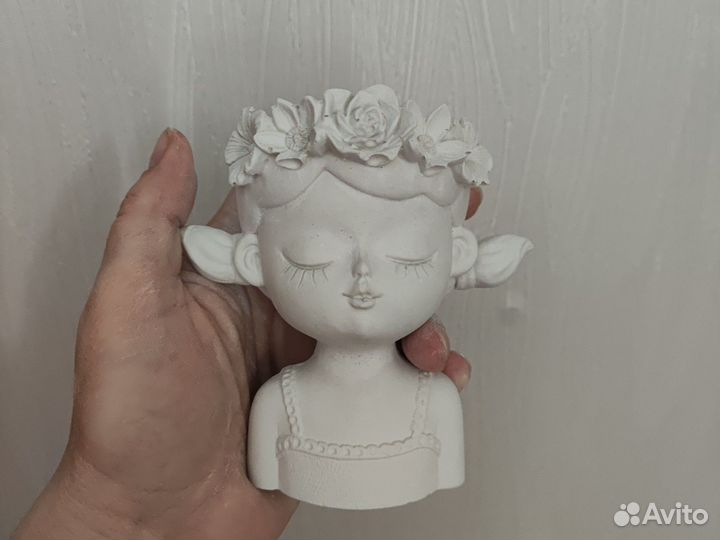 Девочки из гипса с дефектом