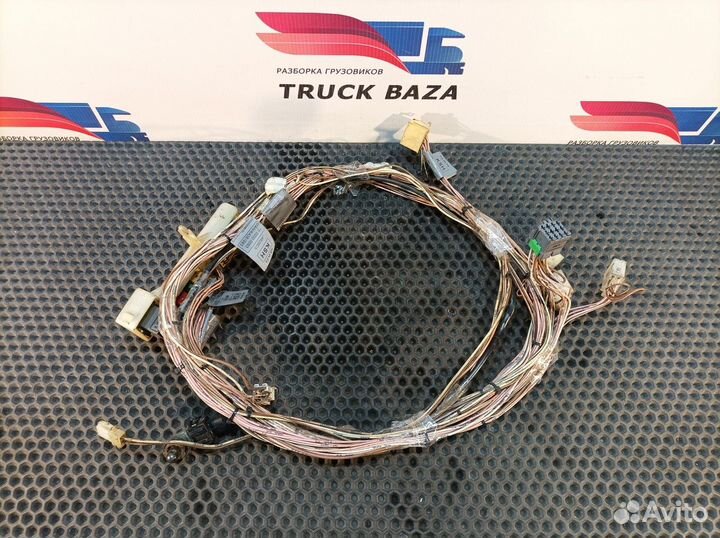 81254296840 Электропроводка кабины