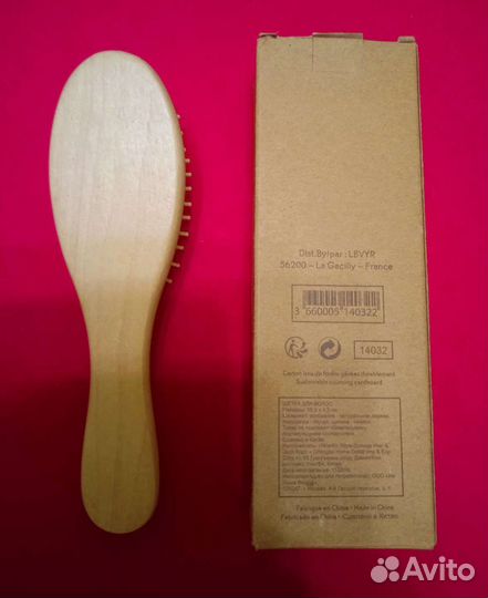 Щетка расчёска массажная. Новая, в упаковке
