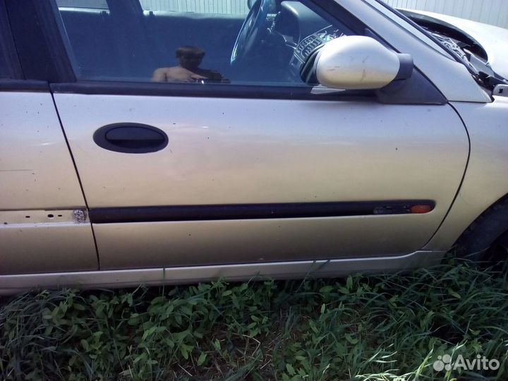 Дверь передняя правая Рено Лагуна