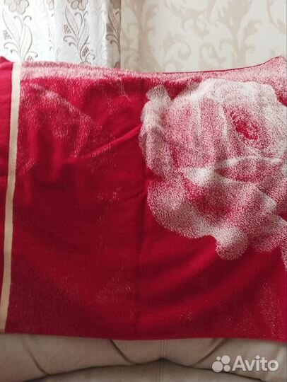 Махровые полотенца новые