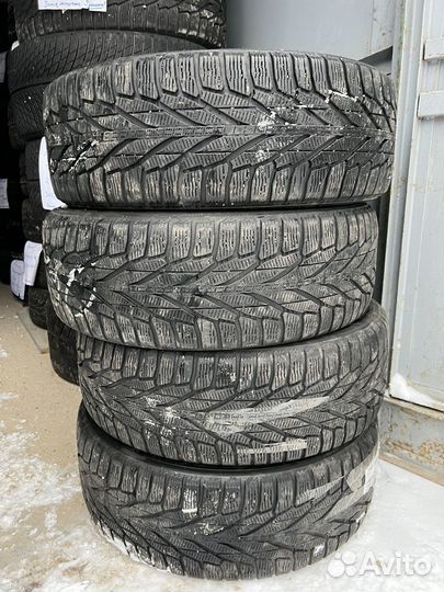 Nokian Tyres Hakkapeliitta R2 SUV 235/60 R18 107R