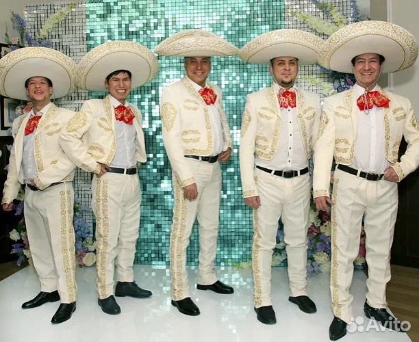 Мексиканское шоу и серенада на 8 марта