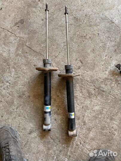 Задние стойки на passat б3 универсал