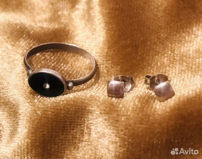 Комплект серебрянные серьги и серебряное кольцо