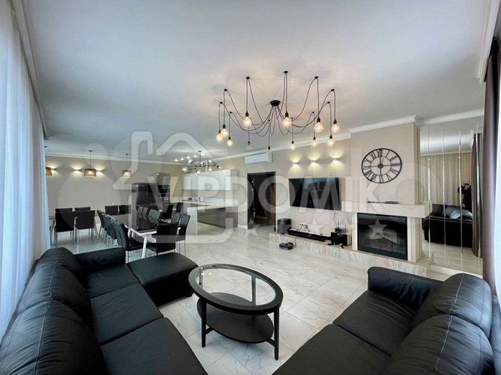 Коттедж 361 м² на участке 10 сот.