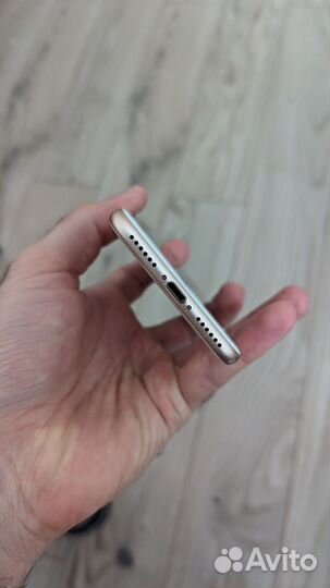 iPhone 8, 64 ГБ