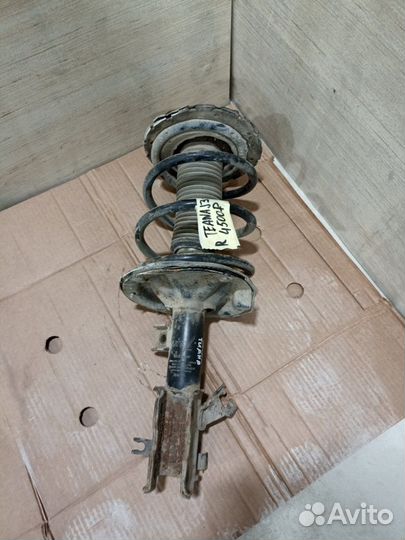 Амортизатор подвески передний правый Nissan Teana