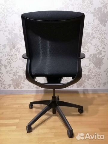 Офисное кресло