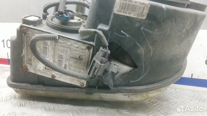 Фара правая Chrysler 300C 2006