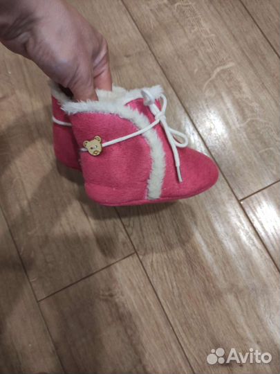 Комбинезон + тёплые пинетки и шапочка в подарок