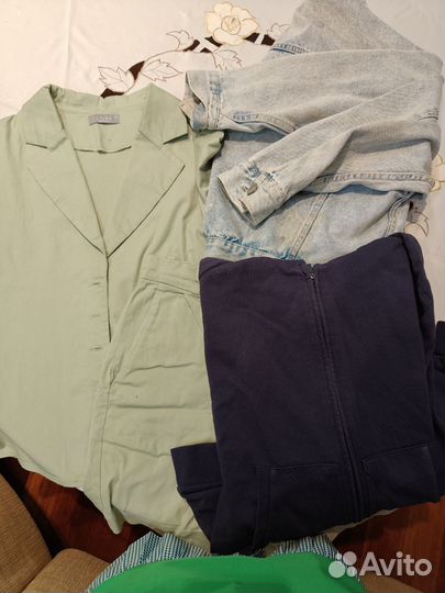 Женские вещи, бывшие в употреблении